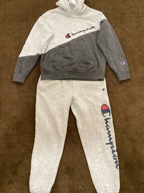 Champion Gray & Charcoal Colorblock Kids Sweatshirt and Joggers Set